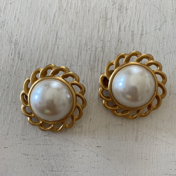 Vintage Statement Pearl Clip On Stud