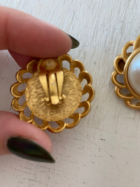 Vintage Statement Pearl Clip On Stud