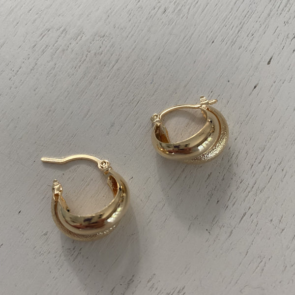 Doble Hoop Earrings