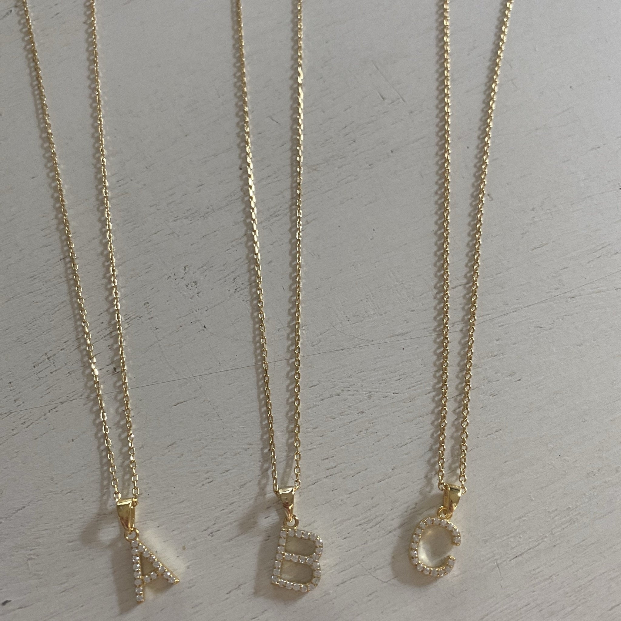 Sparkly Initial Pendent Necklace