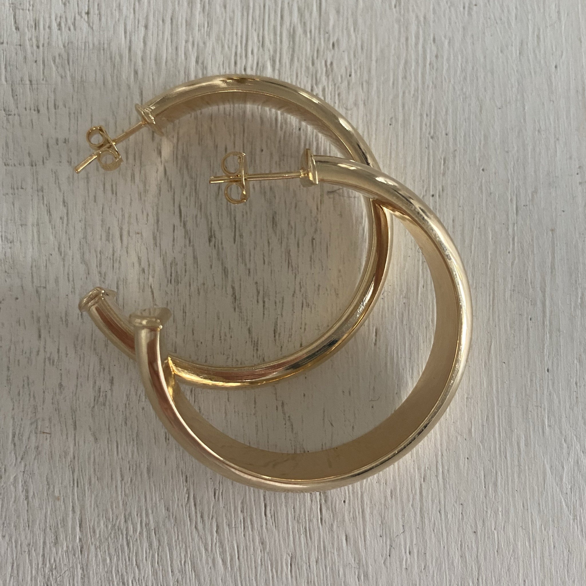 Ave hoop Earrings